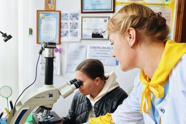 Training of the non-teaching staff (1)
